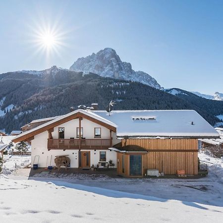 Villa Solinda App Rossini Selva di Val Gardena Bagian luar foto