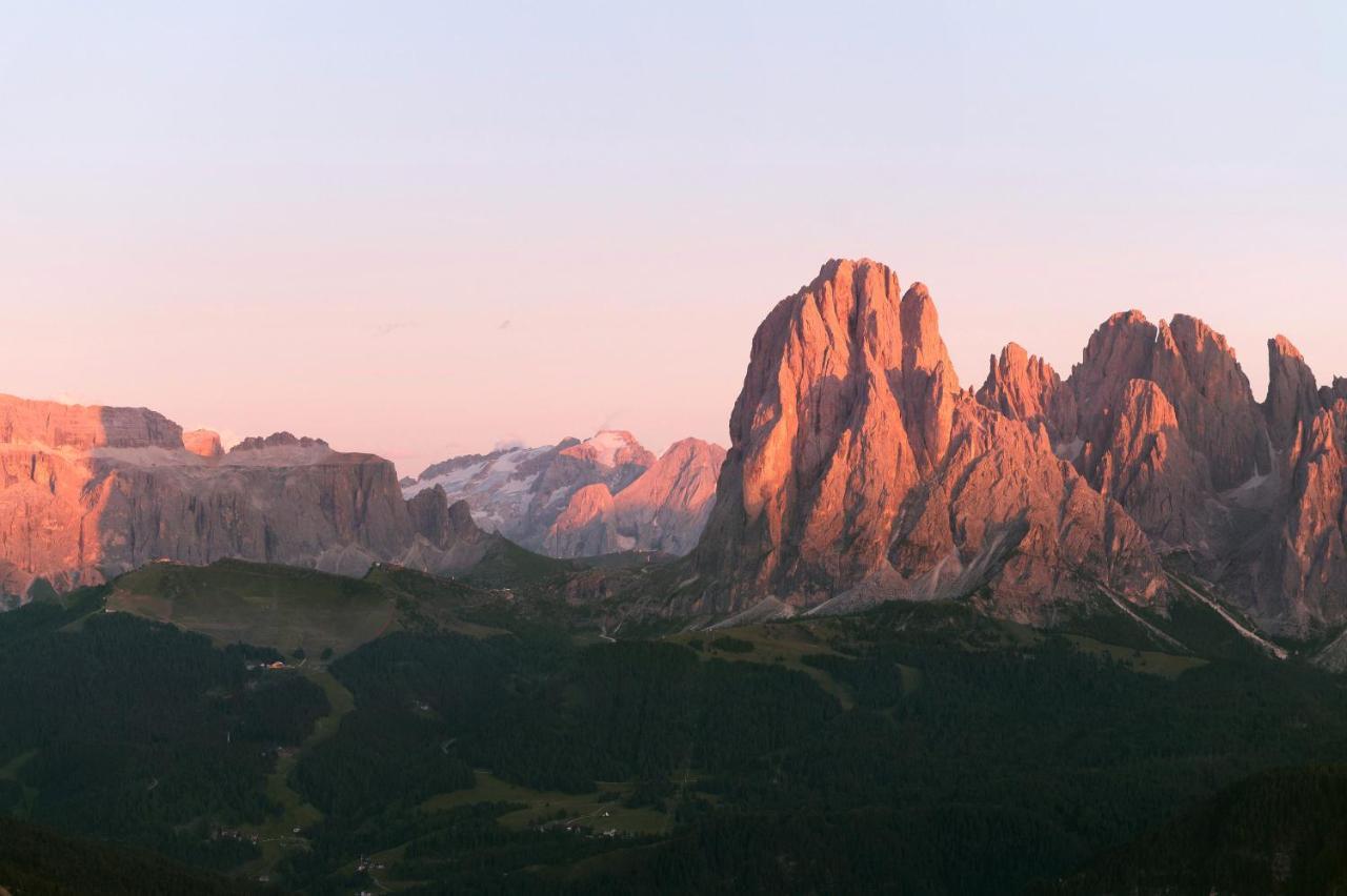 Villa Solinda App Rossini Selva di Val Gardena Bagian luar foto