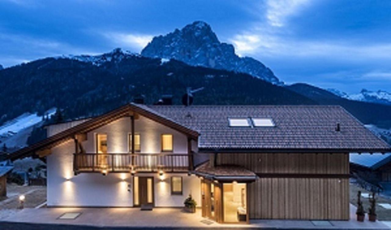 Villa Solinda App Rossini Selva di Val Gardena Bagian luar foto