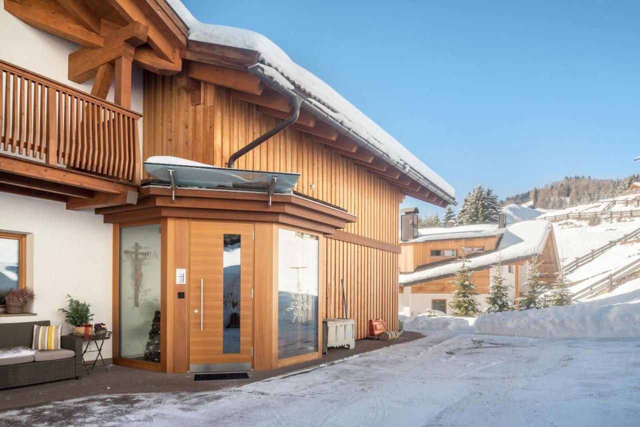 Villa Solinda App Rossini Selva di Val Gardena Bagian luar foto