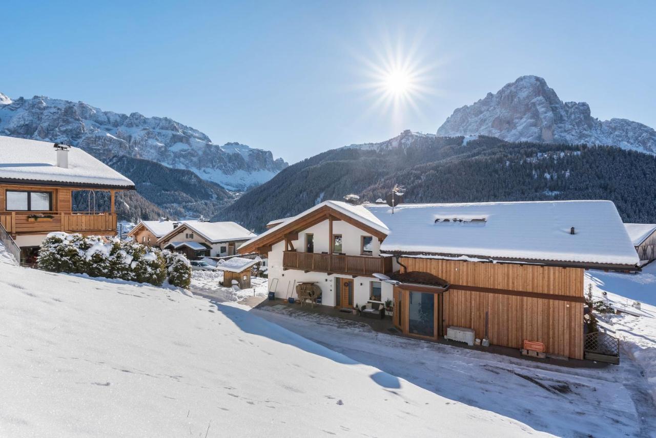 Villa Solinda App Rossini Selva di Val Gardena Bagian luar foto